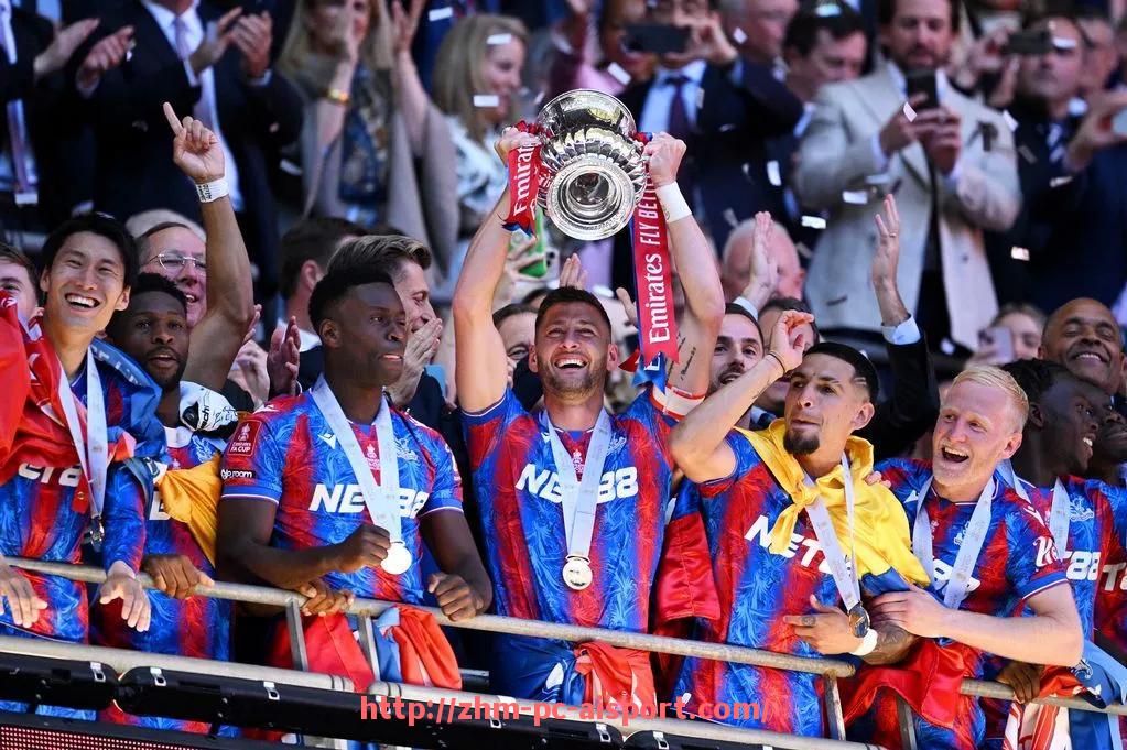 爱体育-英超球员的税前周薪收入水平及对比分析